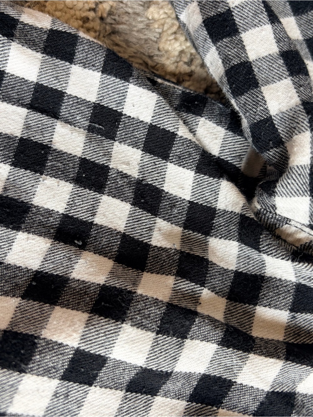 Old Navy Black and White Gingham Button-Down Shirt - Picture 5 of 7